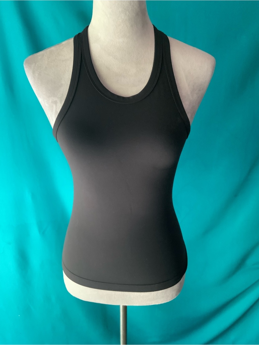 LULULEMON ALIGN WAIST-LENGTH RACERBACK ATHLETIC TANK TOP, CLASSIC SCOOP NECKLINE